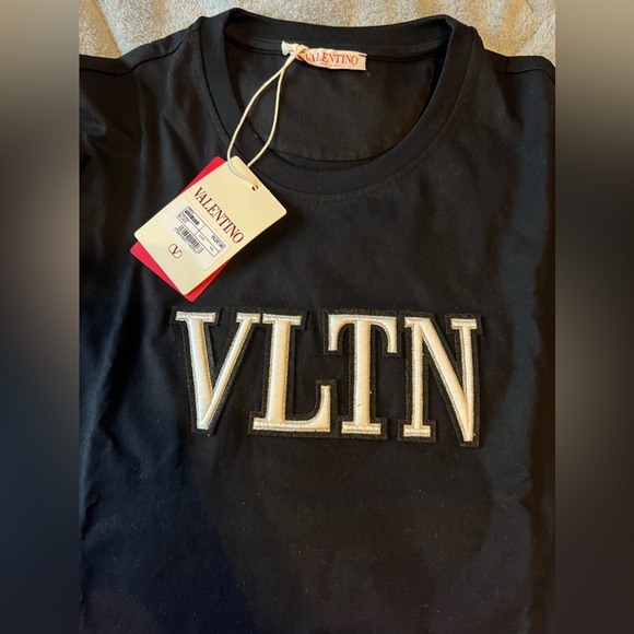 🇮🇹🇮🇹Valentino Men’s Tshirt🇮🇹🇮🇹 - Picture 1 of 4